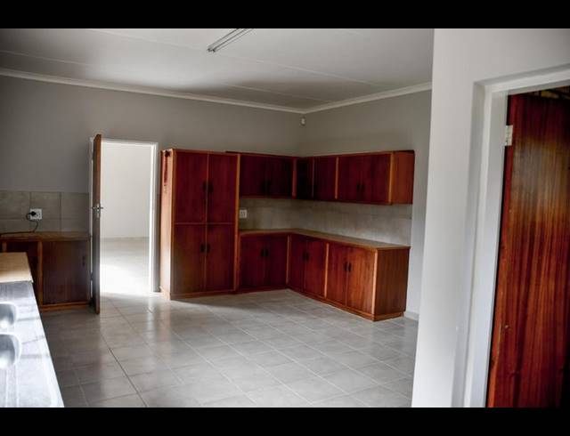 4 BEDROOM HOUSE FOR SALE IN MEYERHOF